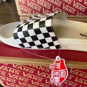 BRAND NEW, checkerboard Vans slides